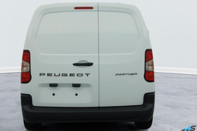 Peugeot Partner image 1