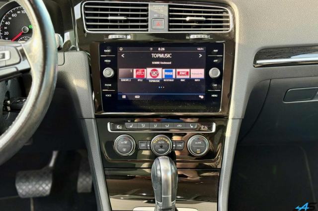 Volkswagen Golf image 9