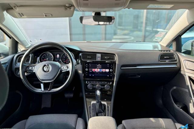 Volkswagen Golf image 6