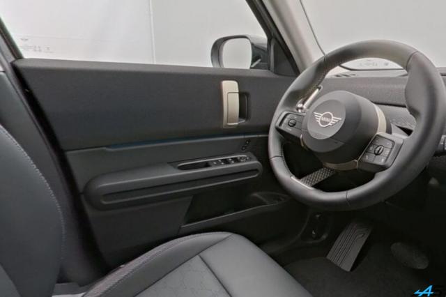 Mini Countryman image 2