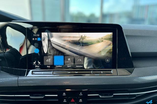 Volkswagen Golf image 9