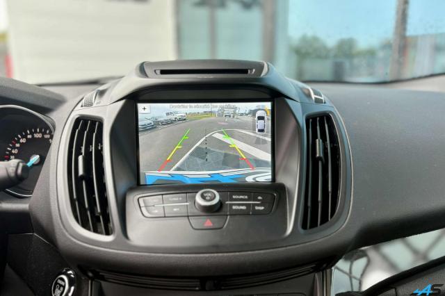 Ford Kuga image 8