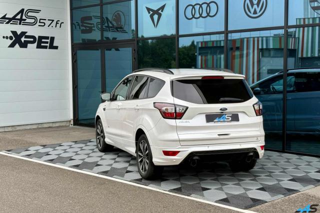 Ford Kuga image 6