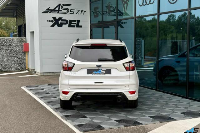 Ford Kuga image 9