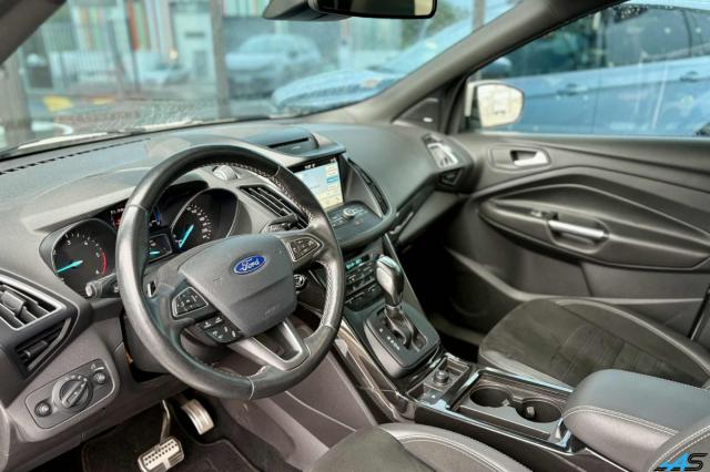 Ford Kuga image 2