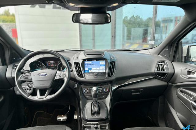 Ford Kuga image 7