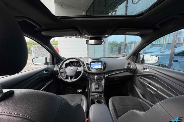 Ford Kuga image 1