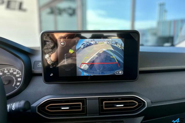 Dacia Sandero image 2