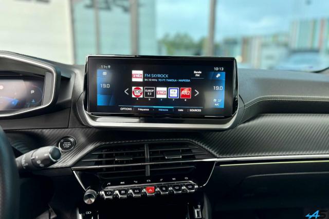 Peugeot 2008 image 3