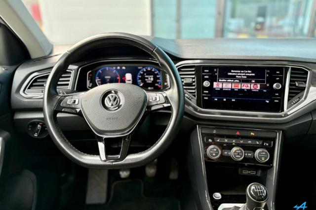 Volkswagen T-Roc image 2