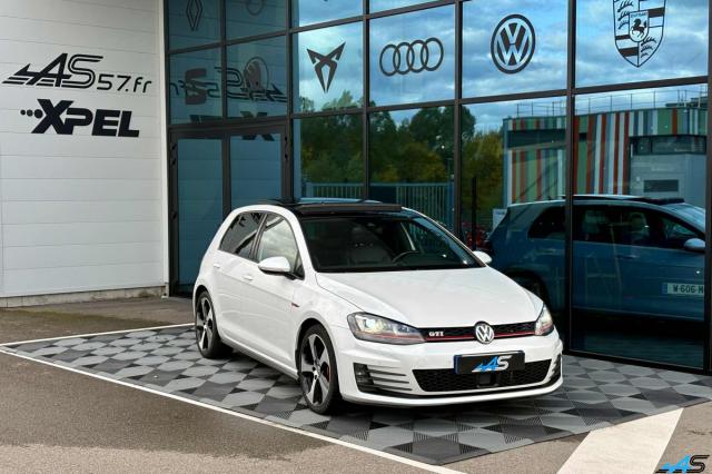 Volkswagen Golf Gti 2.0 Tsi 220ch Dsg6 Dynaudio To Camera
