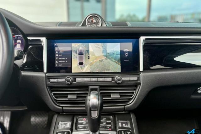 Porsche Macan image 2