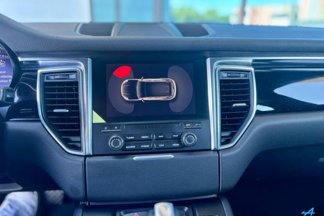 Porsche Macan image 1