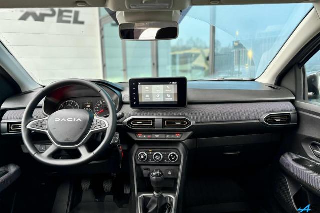 Dacia Sandero image 2