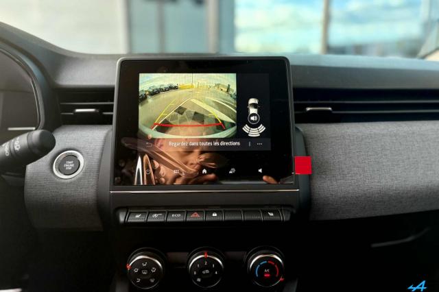 Renault Clio image 8