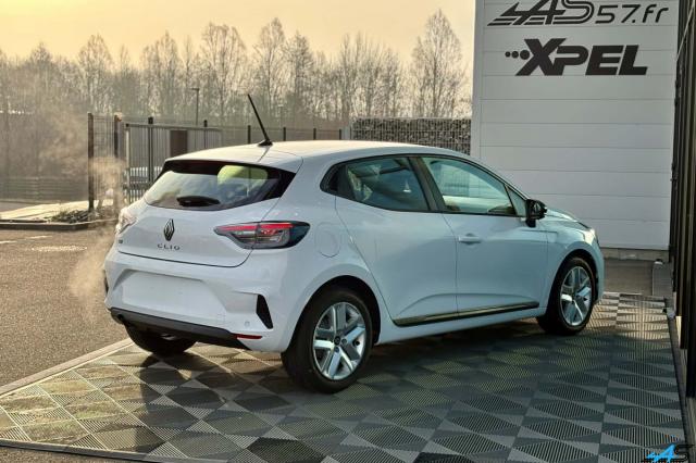 Renault Clio image 1