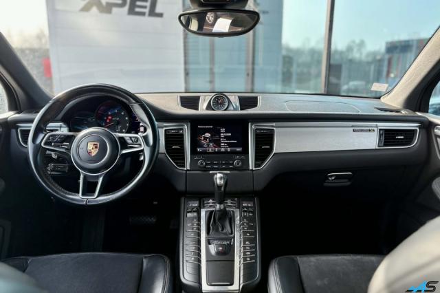 Porsche Macan image 1