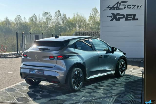 Renault Clio image 2