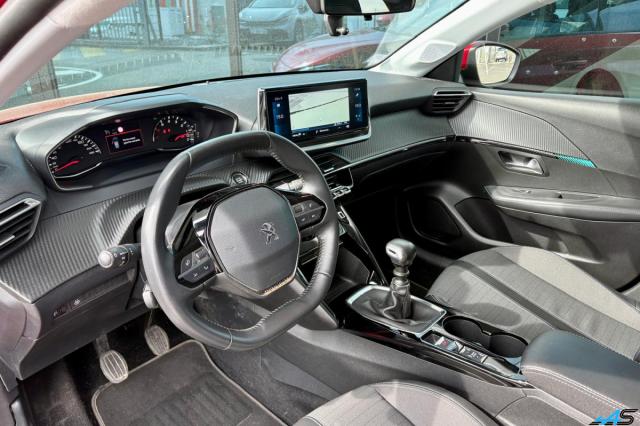 Peugeot 208 image 2