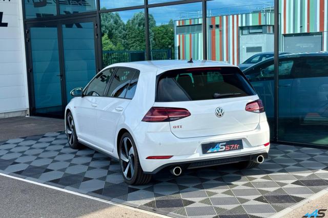 Volkswagen Golf image 9