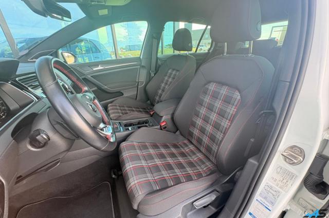 Volkswagen Golf image 1