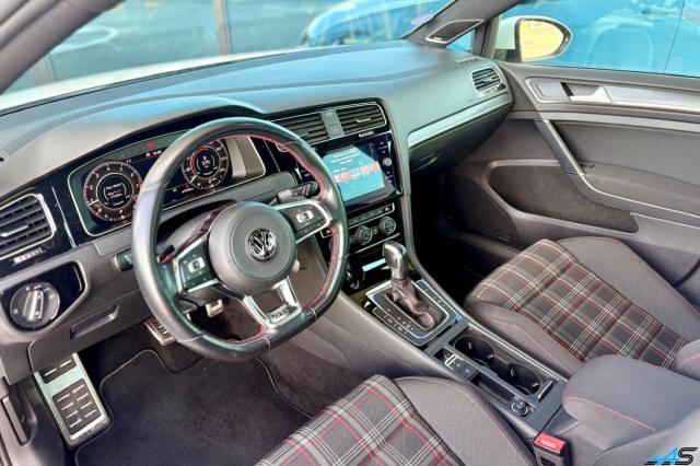 Volkswagen Golf image 8