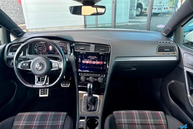 Volkswagen Golf image 5