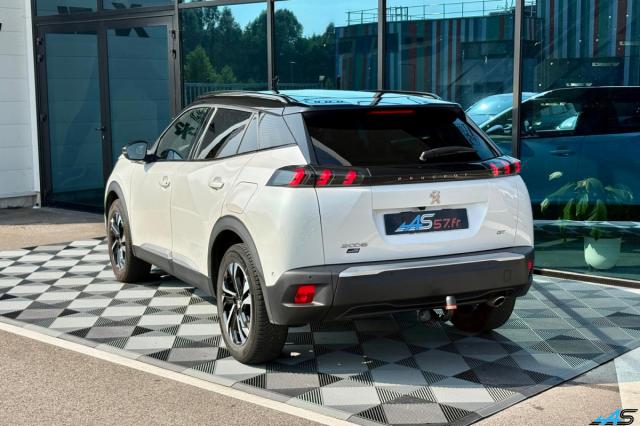 Peugeot 2008 image 2