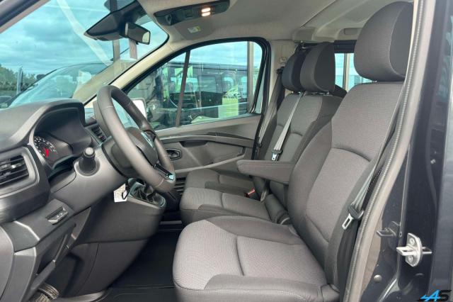Renault Trafic image 1