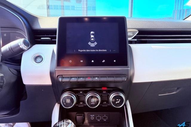 Renault Clio image 2