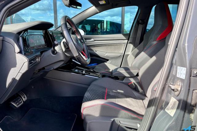 Volkswagen Golf image 6