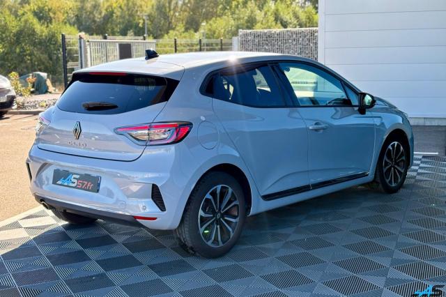 Renault Clio image 1