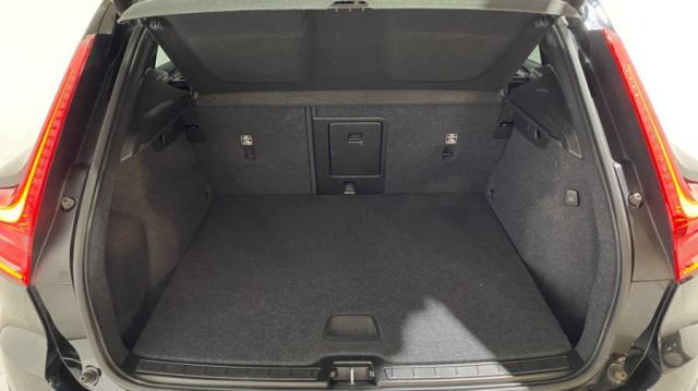 Volvo Xc40 image 2