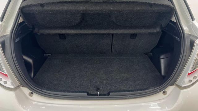 Toyota Yaris image 2