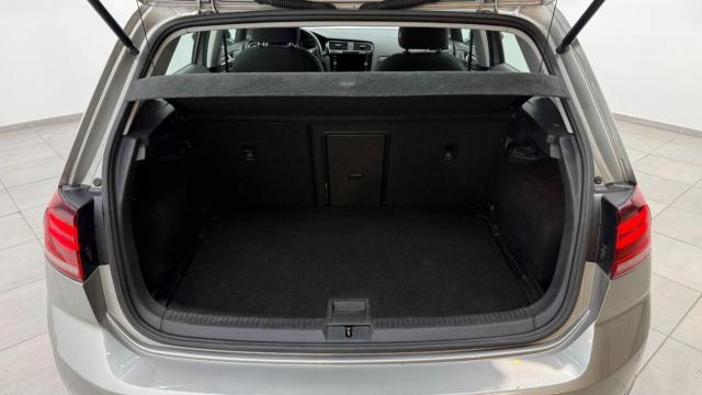 Volkswagen Golf image 4
