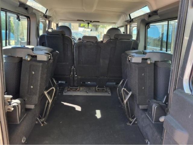 Land Rover Defender 110 image 5