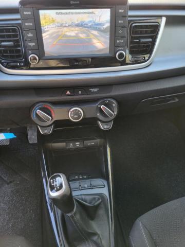 Kia Rio image 6