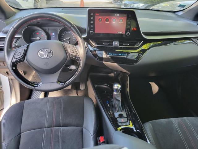 Toyota C-Hr image 9