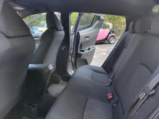 Toyota C-Hr image 6