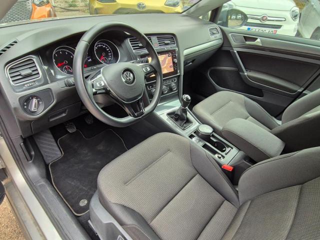 Volkswagen Golf image 6
