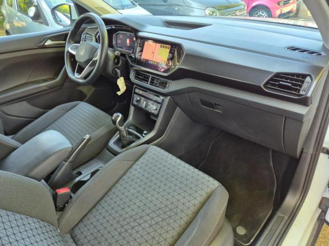 Volkswagen T-Cross image 3