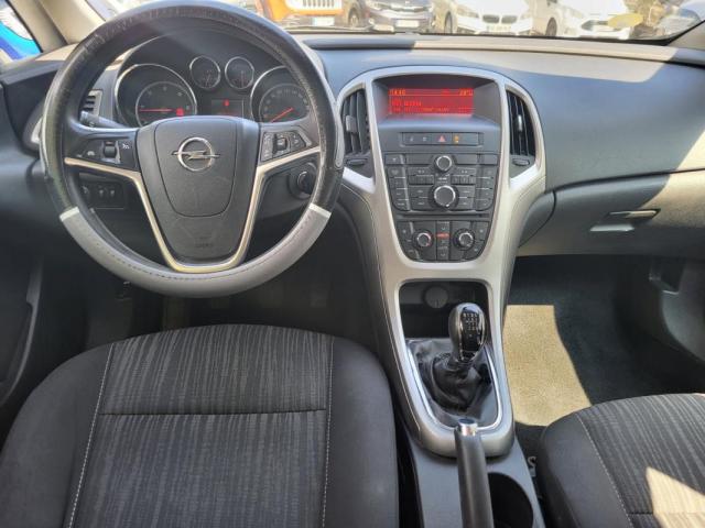 Opel Astra image 2