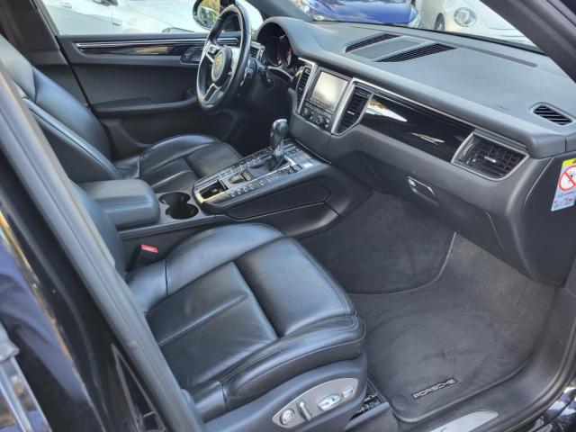 Porsche Macan image 2