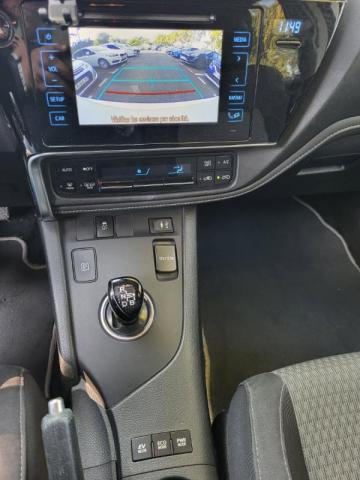 Toyota Auris image 6