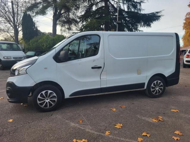 Renault Trafic image 2