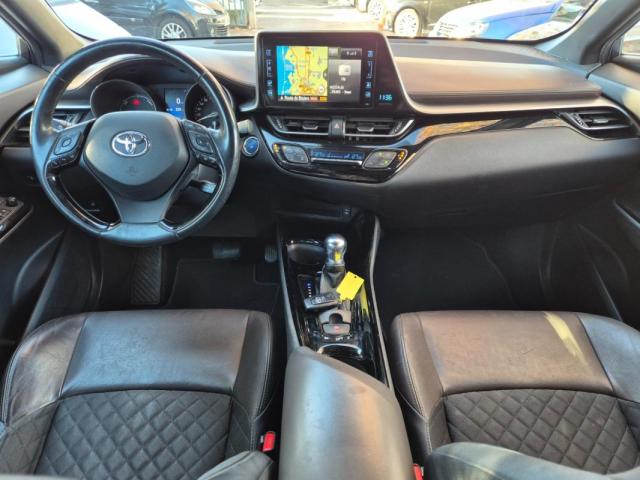 Toyota C-Hr image 9