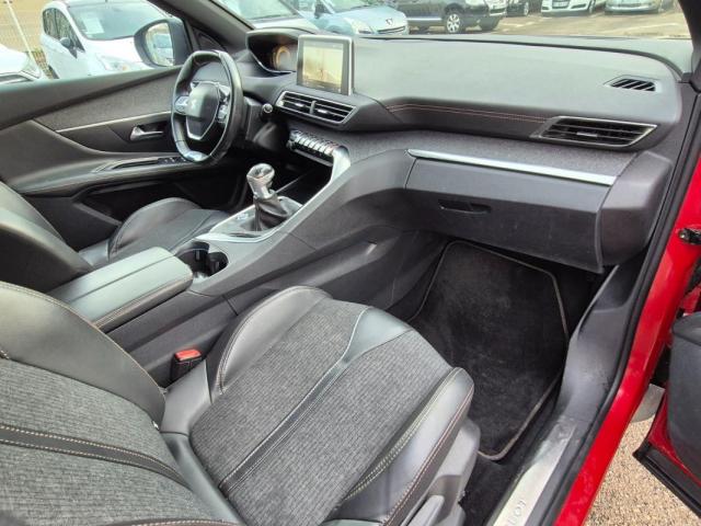 Peugeot 3008 image 2