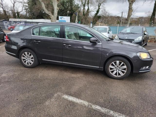 Volkswagen Passat image 3