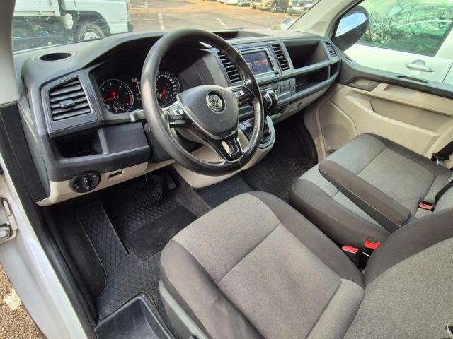 Volkswagen Transporter image 2