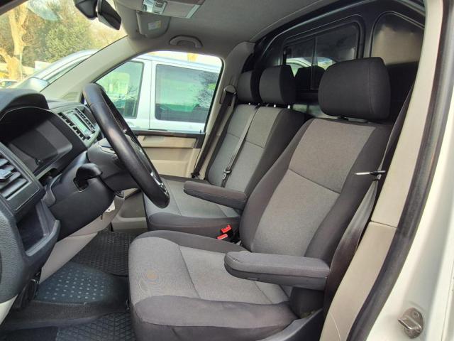 Volkswagen Transporter image 8